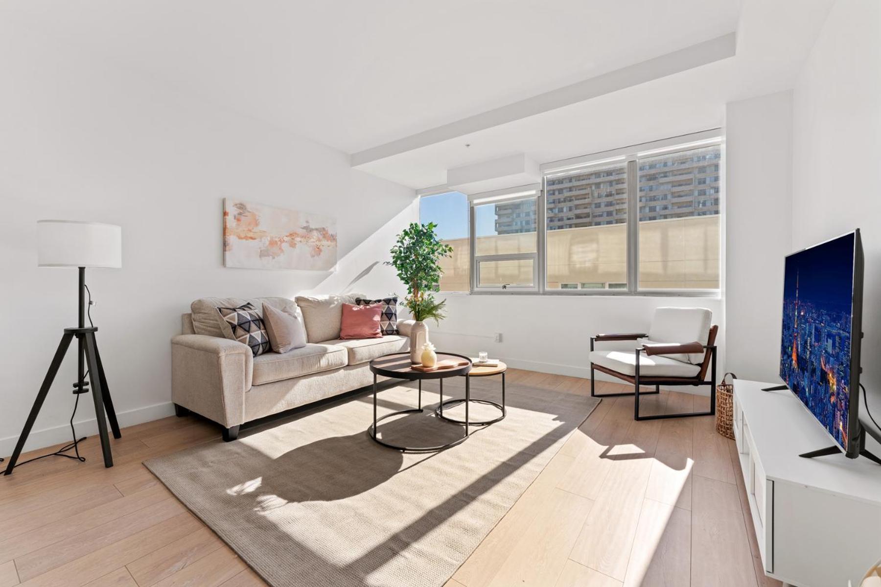 Stylish Westwood - Steps From Ucla-2 Bedroom 2 Bath